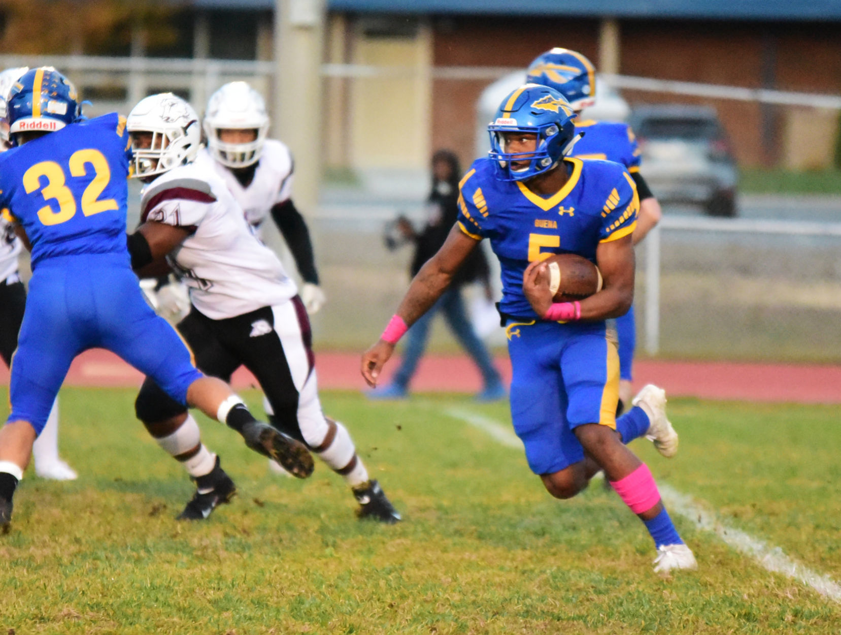 102619_spt_buenafootball 18.jpg